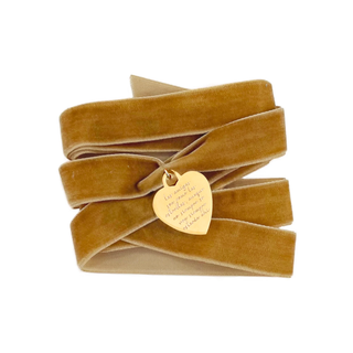 Charm Corazón Lazo Camel Gold